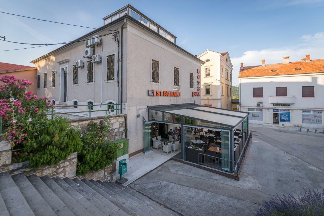 Hotel Park Drniš المظهر الخارجي الصورة